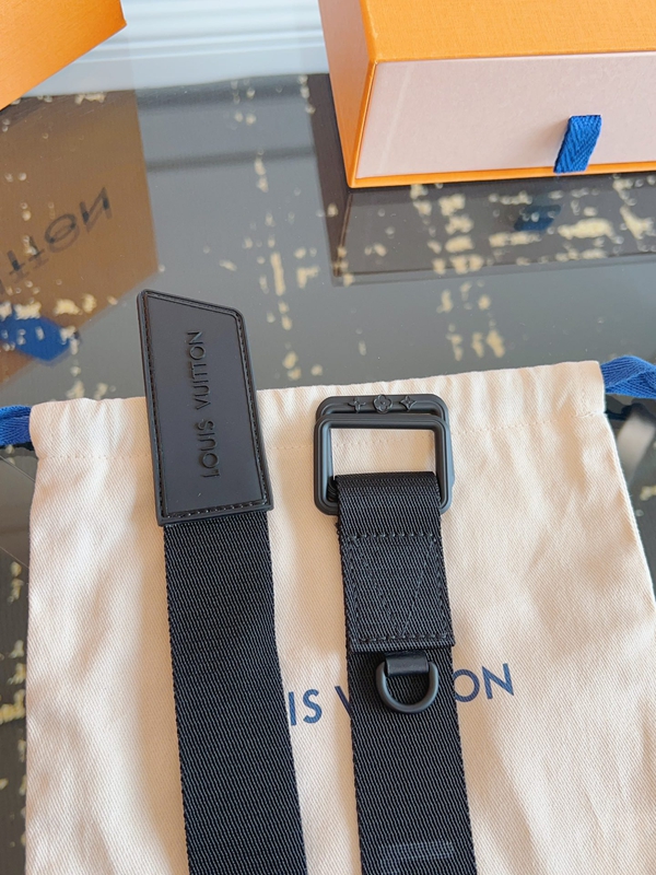 ルイヴィトンベルト着用イメージ